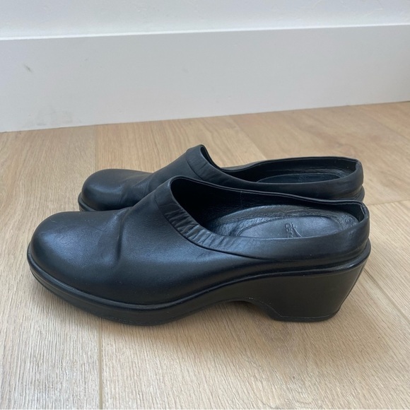 Dansko Black Leather Heeled Clogs - Picture 3 of 6